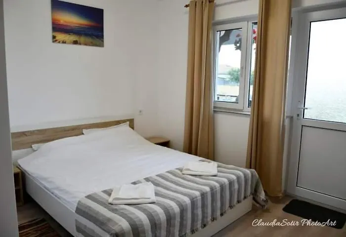 Pensiunea La Codru Guest house